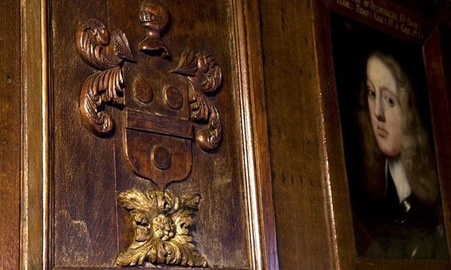 Faside coat of arms and portrait