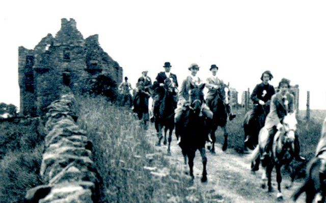 Musselburgh Common Ridings passing Faside Castle